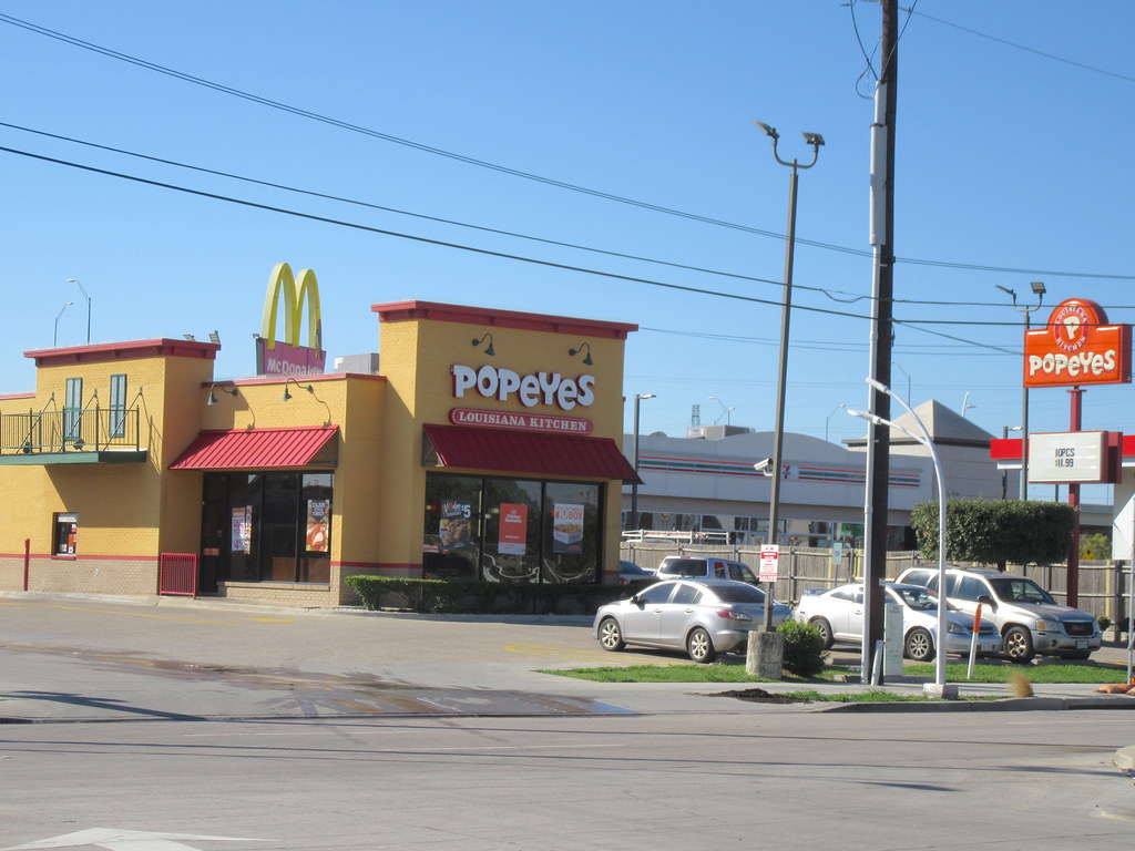 Popeyes (Dallas, TX) Popeyes chicken on Continental Ave … Flickr