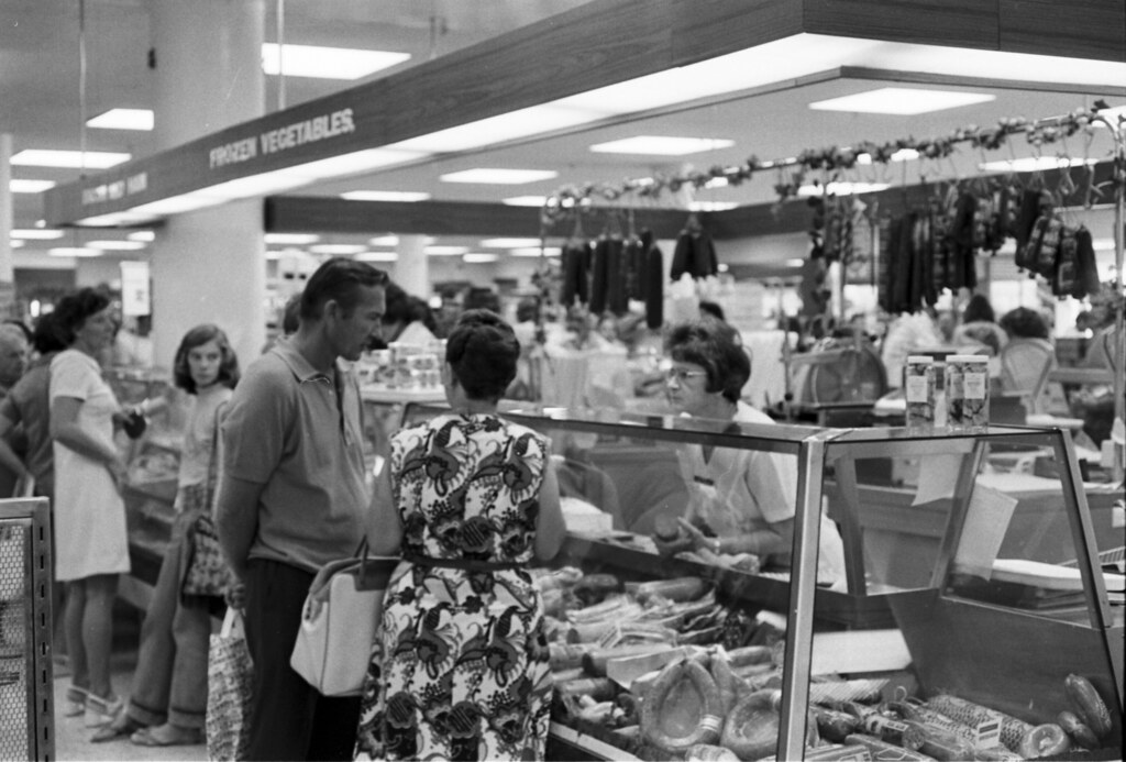 Indooroopilly Shoppingtown, Brisbane, c 1976 Indooroopilly… Flickr