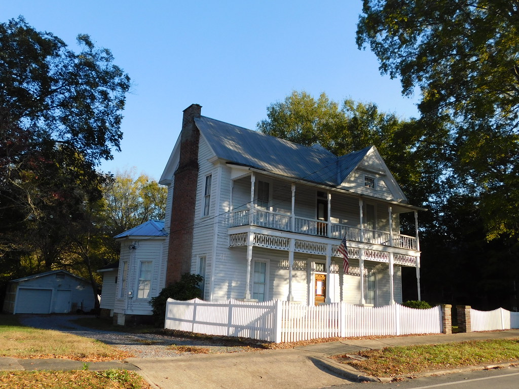 HP McWhorter House Collinsville, Alabama The Lshaped 2st… Flickr
