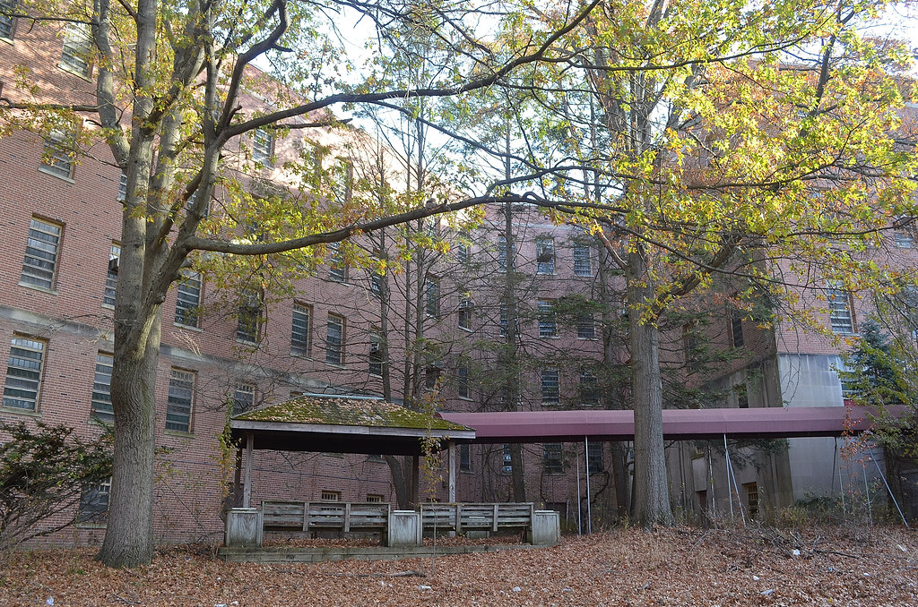 Tuckerman Hall 2 An empty building at Middletown State Hos… Flickr