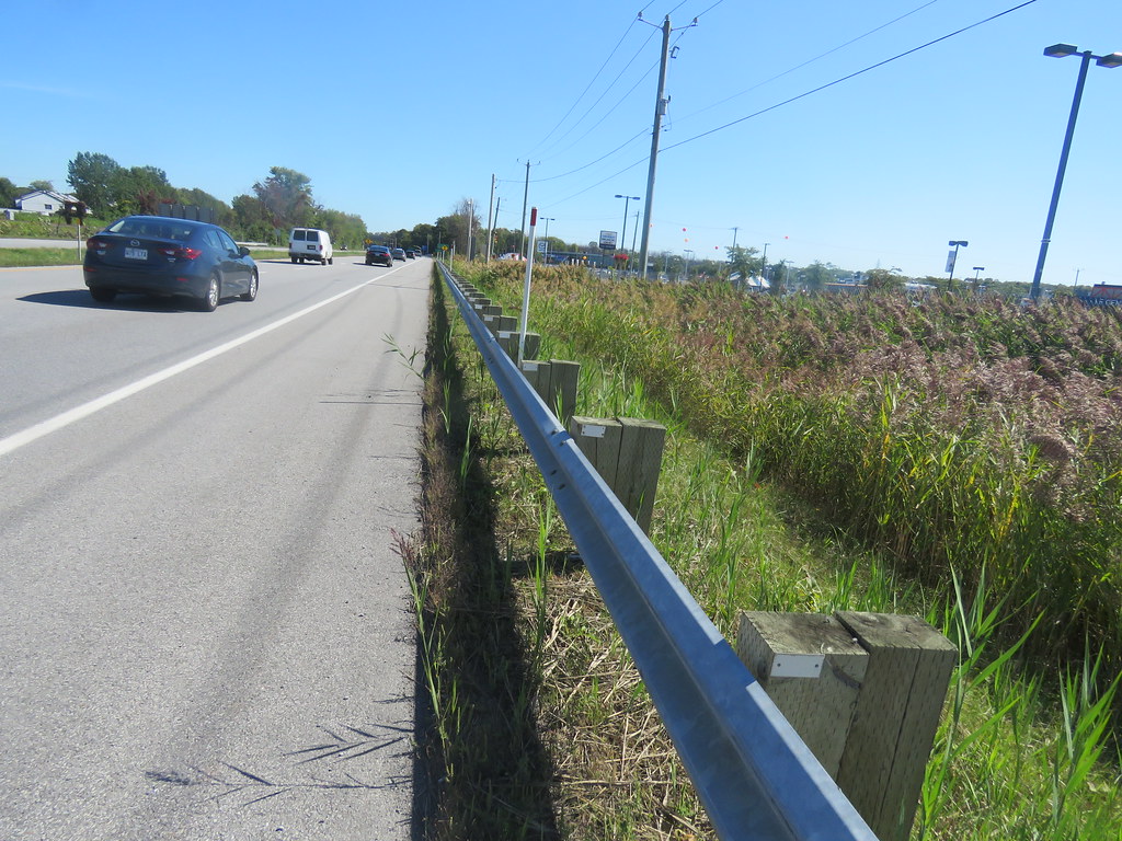 IMG_0560 In Pincourt but TerrasseVaudreuil at left Andy Nystrom Flickr