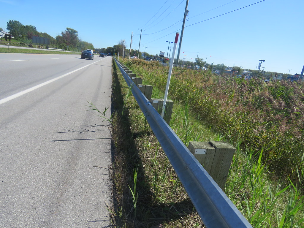 IMG_0561 In Pincourt but TerrasseVaudreuil at left Andy Nystrom Flickr