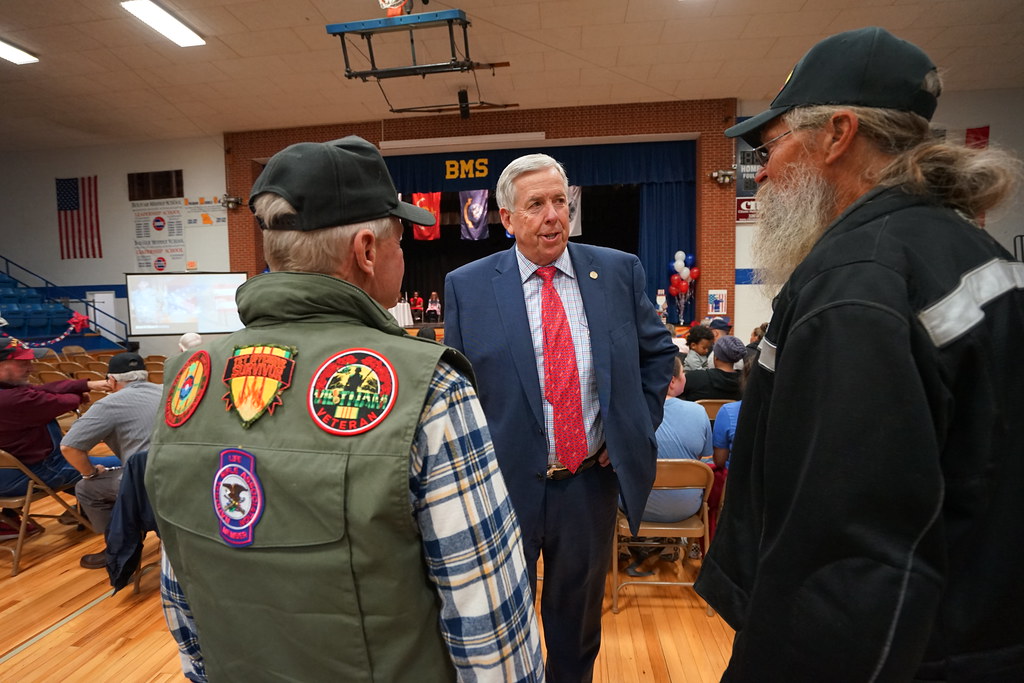 Governor and First Lady Attend Bolivar Middle School's Veterans Day