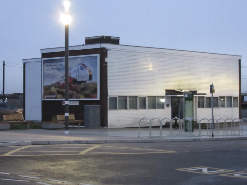 Cash 4 Clothes Vauxhall House Great Yarmouth LookaroundAnne Flickr