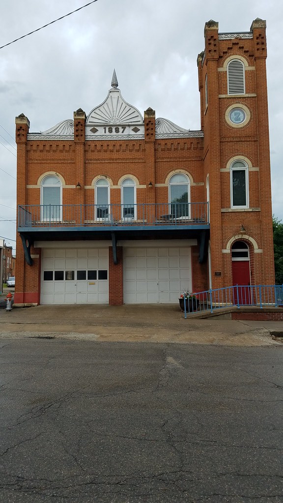 Toledo Fire Station 1887 Fire station at Toledo, Iowa US 71 Flickr