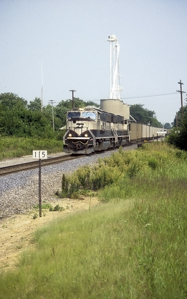 BNSF 9733 Shattuc IL 9 97 Daniel Tracy Flickr