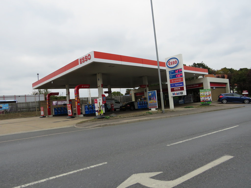 Esso Mile Cross Lane, Norwich, Norfolk 2 Esso for the la… Flickr