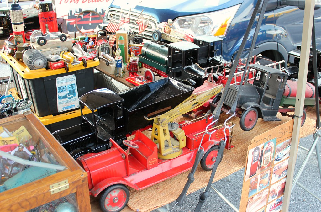 Vintage metal toys 10 a photo on Flickriver