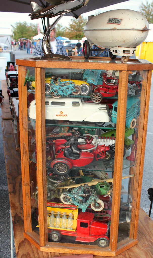 Vintage metal toys 12 a photo on Flickriver