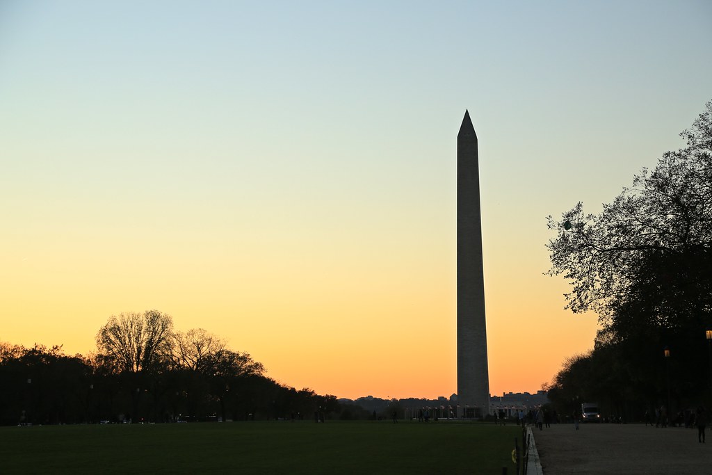 Scene at Dusk, Washington Monument Washington DC ALOHA de HAWAII