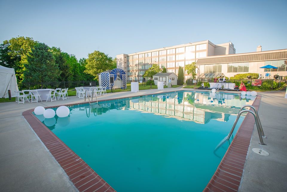 Swimming Pool Clarion® Hotel