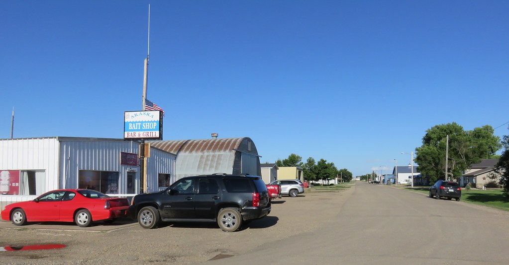 Downtown Akaska, South Dakota Akaska, South Dakota is a la… Flickr
