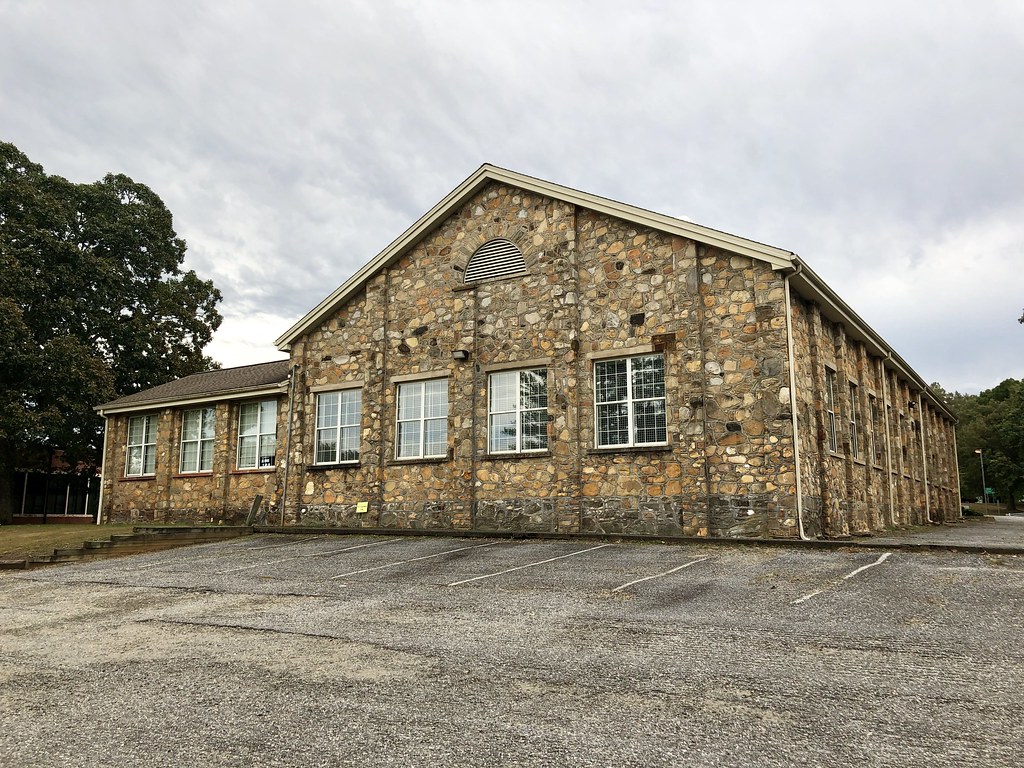 Old Hayesville High School Gymnasium Building, Hayesville,… Flickr