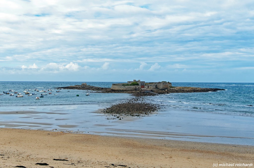 Grand Bé Saint Malo Bretagne When the sea retreats. ne… Flickr