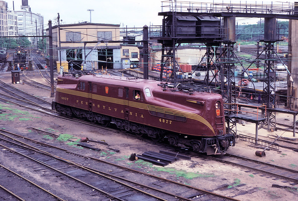 Amtrak/PRR 4877, Queens, NY One of the first "heritage" un… Flickr