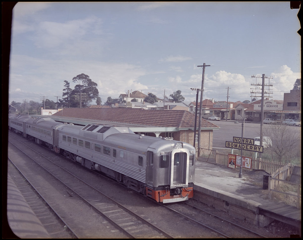 BUDD train at Nowra Station, Nowra NSW Title BUDD train a… Flickr