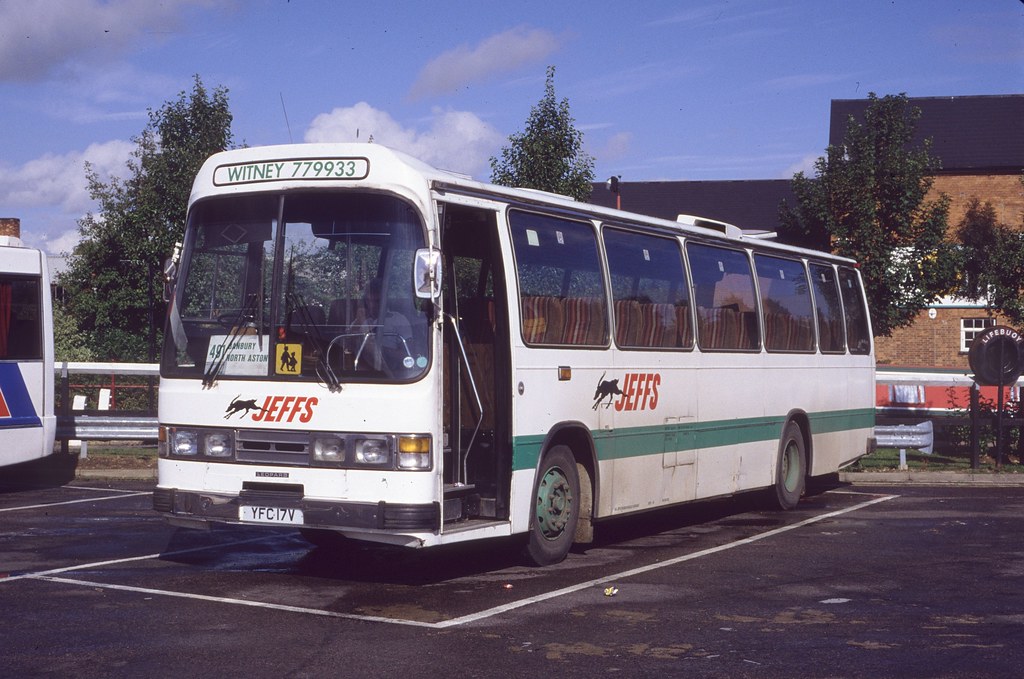 YFC 17V Jeffs, Helmdon Jeffs YFC 17V stands in Banbury Bu… Flickr