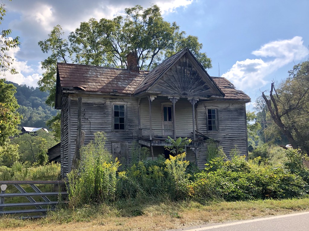 Abandoned Farmhouse, Upper Crabtree Road, Crabtree, NC Flickr