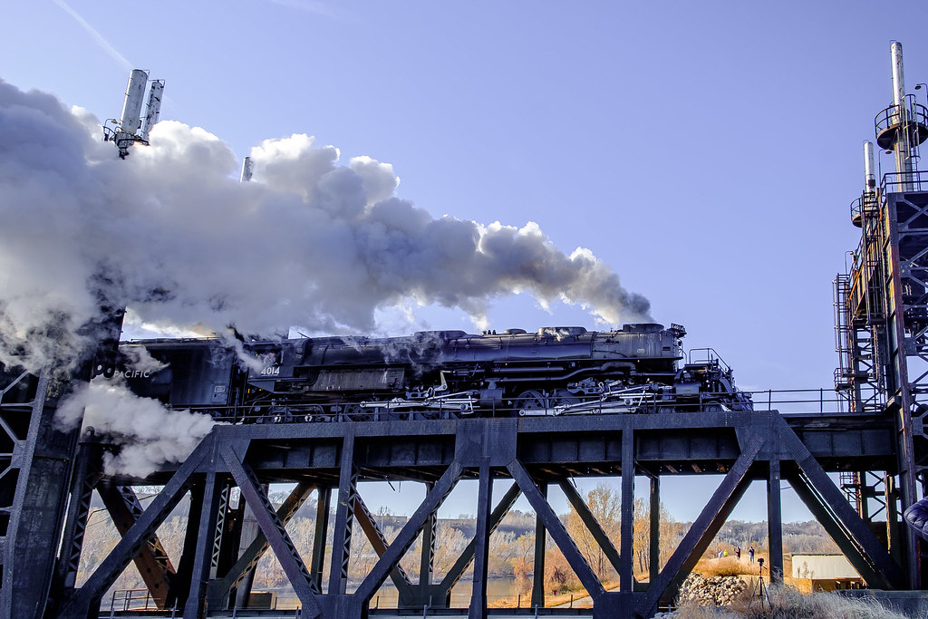 Big Boy on the Kansas River Bridge or "Kaw River Bridge" Flickr