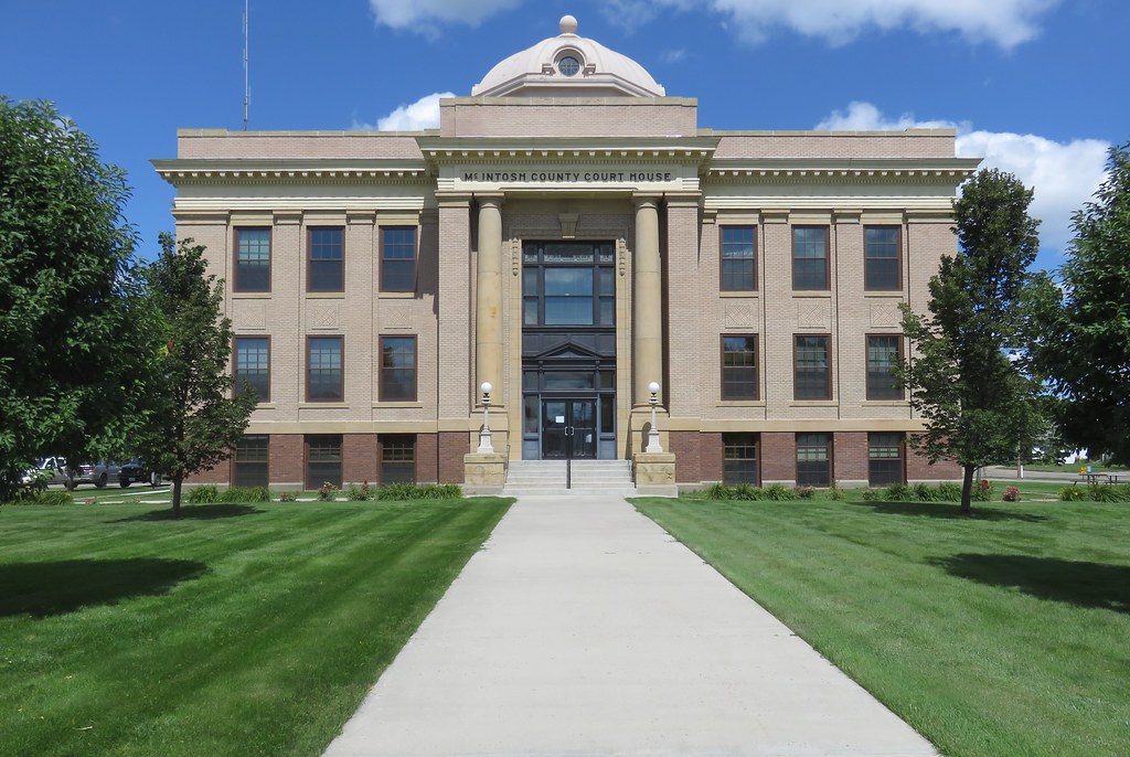 McIntosh County Courthouse (Ashley, North Dakota) This 192… Flickr
