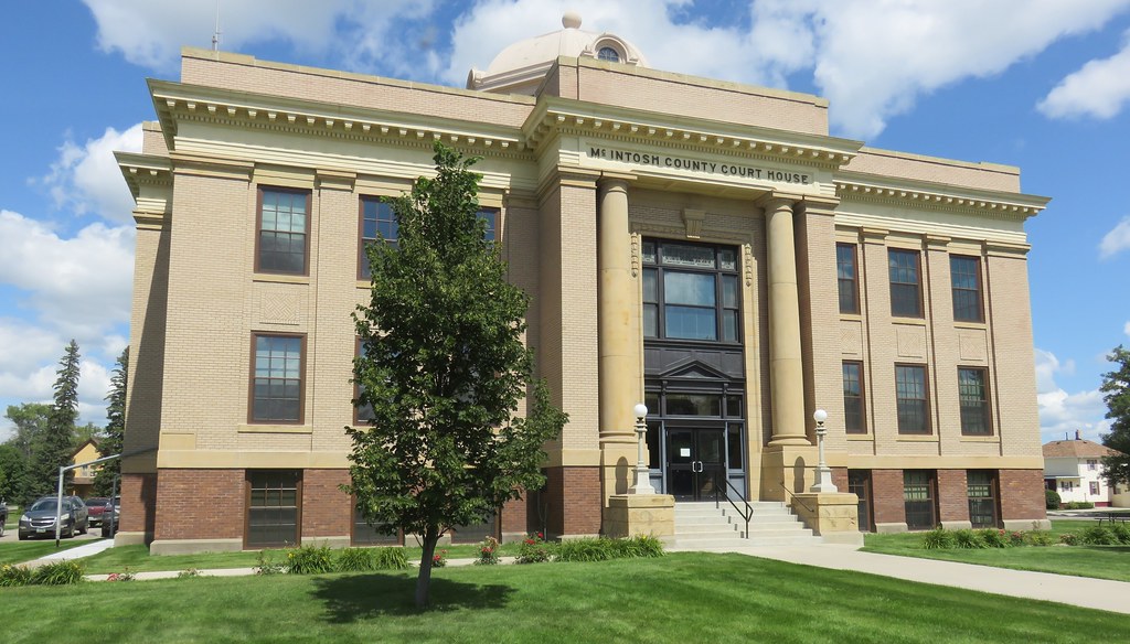 McIntosh County Courthouse (Ashley, North Dakota) This 192… Flickr