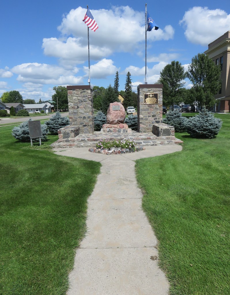 McIntosh County Courthouse Pioneers Monument (Ashley, Nort… Flickr
