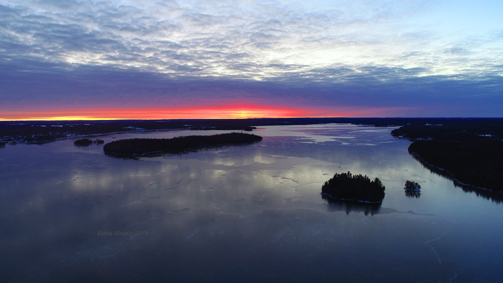 dusk sunset on a partially frozen Lost Lake, Lac Seul Onta… Flickr