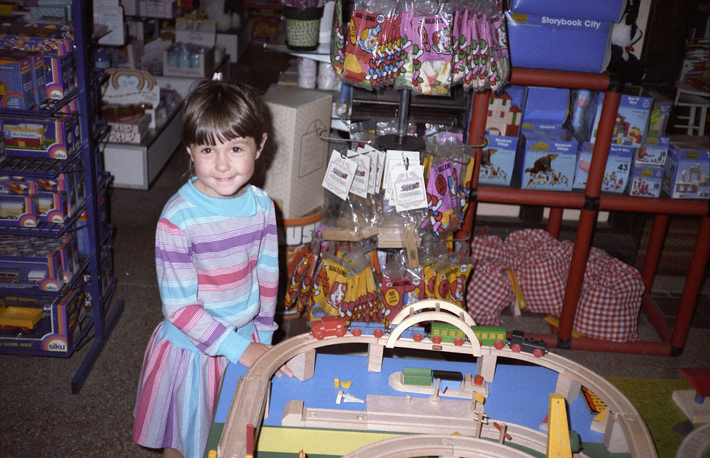 1985L.13 Sara, Brio Train set, Claytons Toy Store Buffal… Flickr