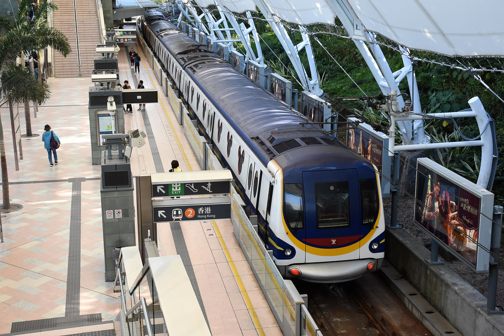 MTR Disneyland Resort Line P502, Sunny Bay 30/11/19. Sun… Flickr