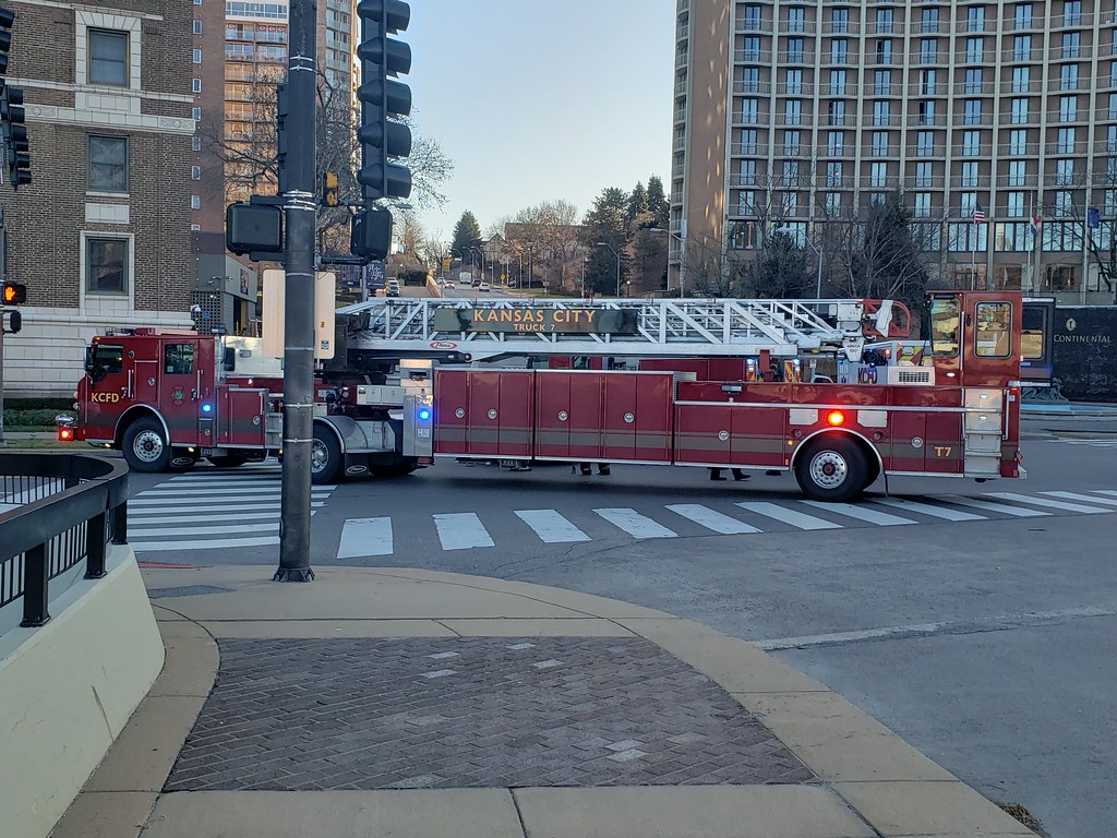 Kansas City Mo Fire Department Truck 7 Pierce Tiller Ladde… Flickr