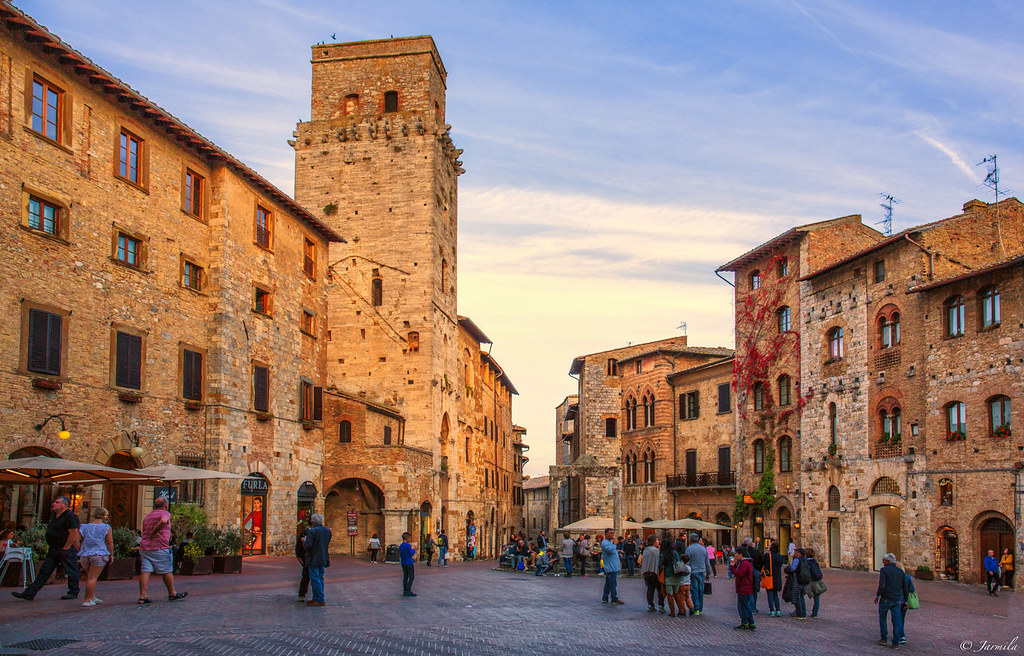 Piazza del Duomo San Gimignano San Gimignano, la città d… Flickr