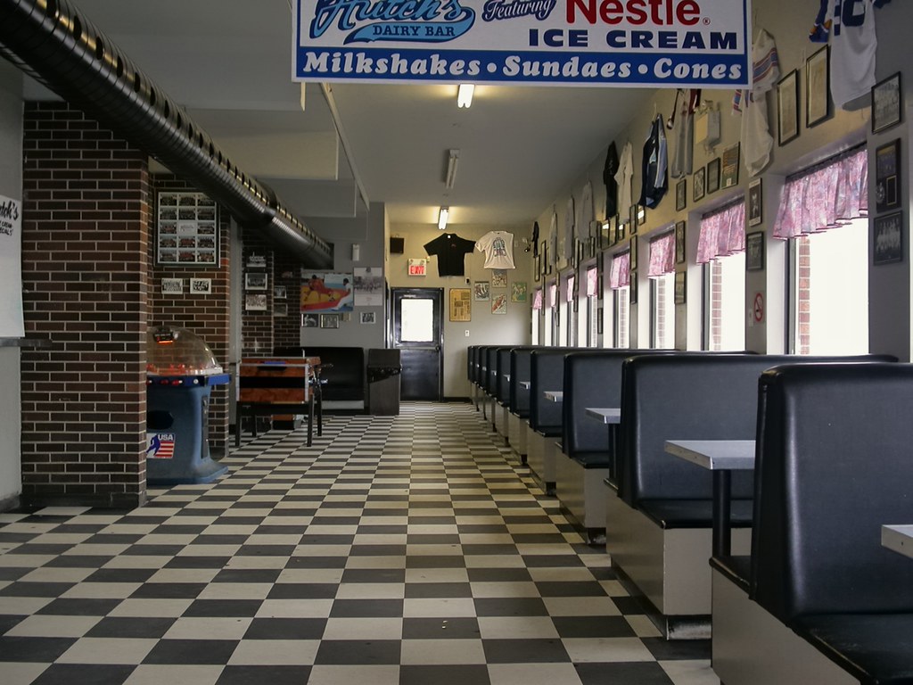 1950s diner experience 'Hutch’s on the Beach', Hamilton,… Flickr