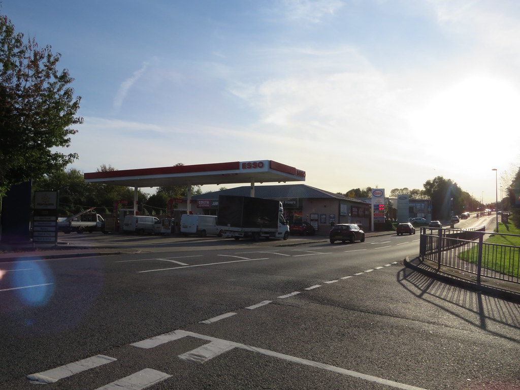 Esso Cuxton Road, Strood, Rochester, Kent 2 Esso since a… Flickr