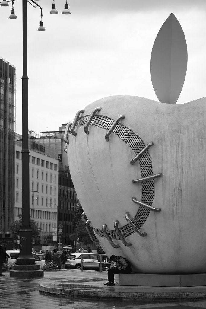 La Mela Reintegrata (2016) The apple made whole again sc… Flickr