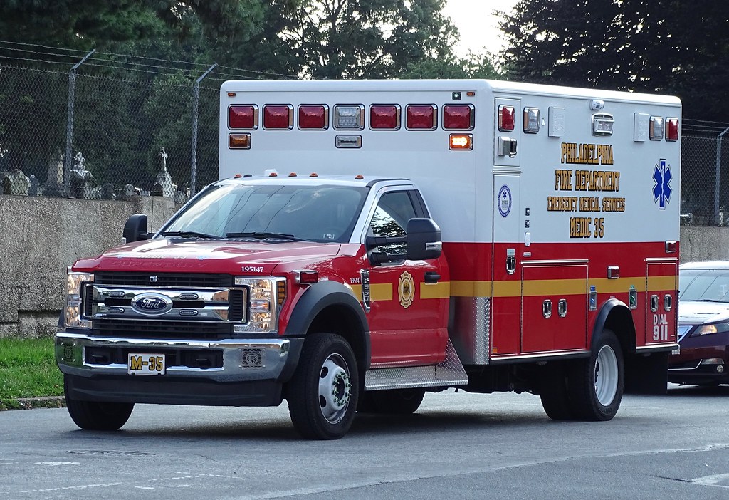 PFD Medic 35 Philadelphia Fire Department Medic 35 2019 Fo… Flickr