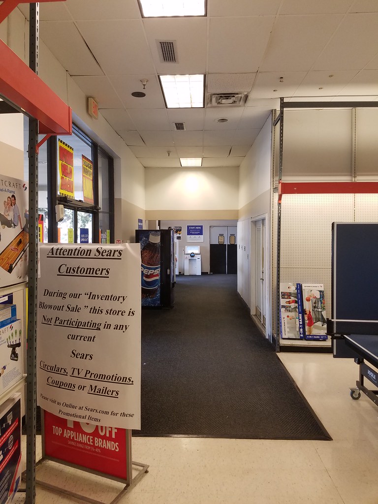 Sears Edison Mall Store Closing (Fort Myers, FL) Mason Mcfelia Flickr