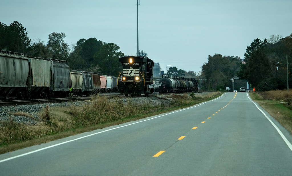Switching in the Selma Yard NS P01 (Selma yard job/local) … Flickr
