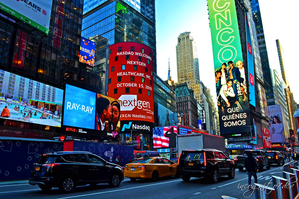 Times Square & Rare View of Empire State Building's Tip fr… Flickr