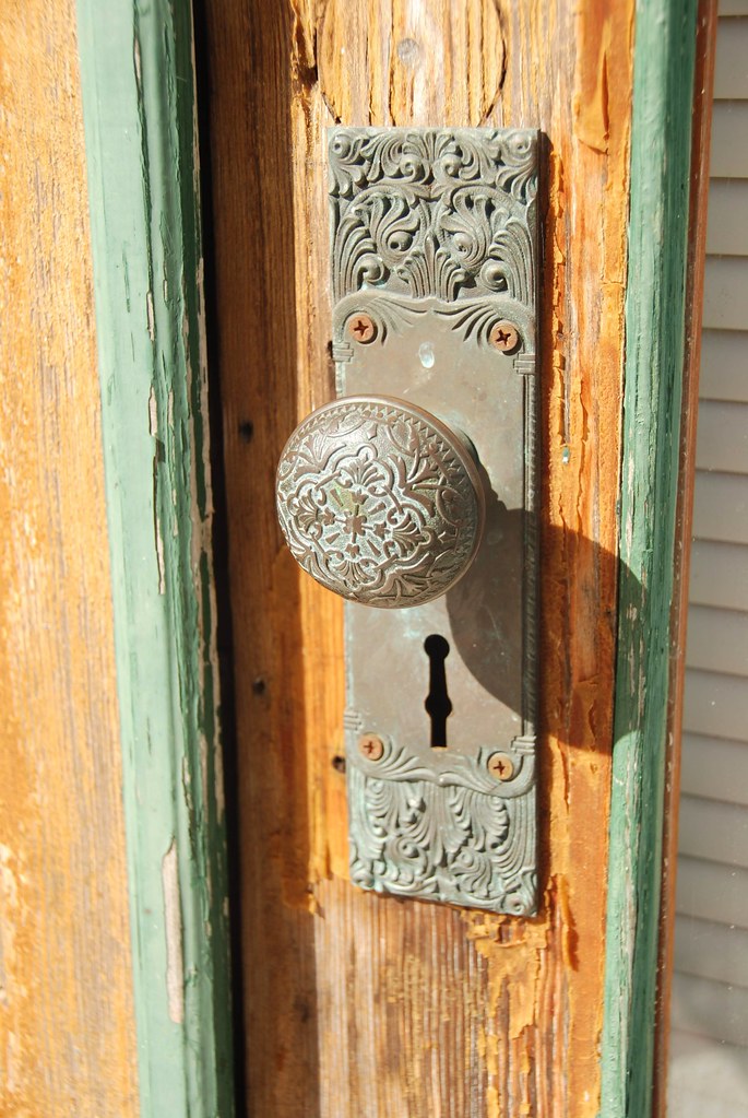 Front door of the abandoned Kenansville State Bank in Flor… Flickr