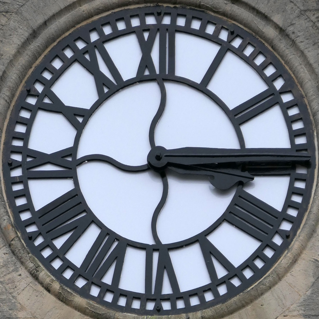 clock Winchester, Hampshire, England, UK Leo Reynolds Flickr