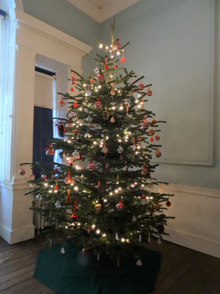 DSC08707 Xmas tree from Kenwood House in Hampstead, London… Brian Griffin Flickr