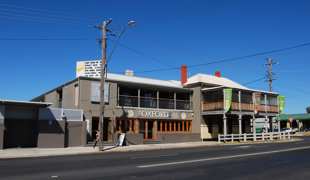 The Oxford Hotel, Bathurst, NSW. 170 William St, Bathurst,… Flickr