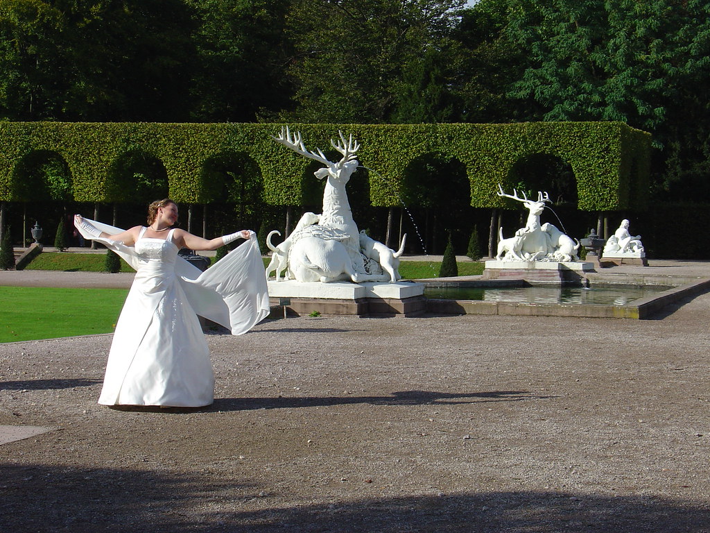 Statuesque It seemed like a good idea Howard Hill Flickr