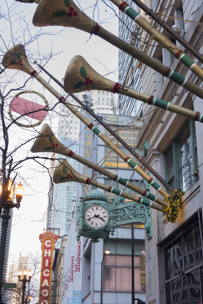Macy's Department Store outdoor Christmas decorations, 201… Flickr