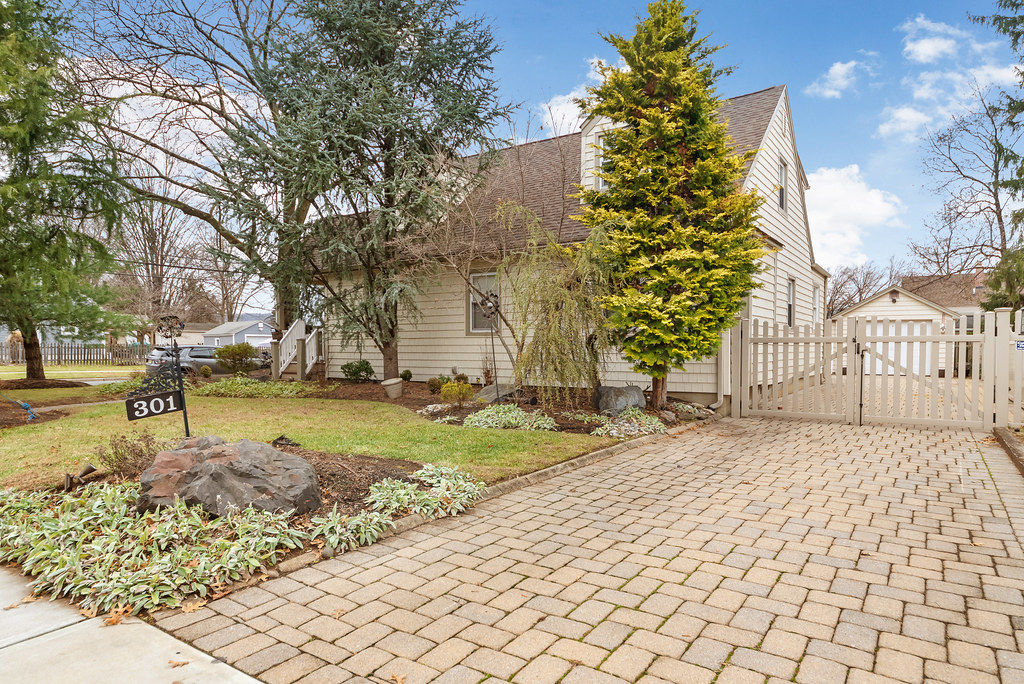 D75_7171_1 301 Harris Ave, Middlesex Stephen Harris Flickr