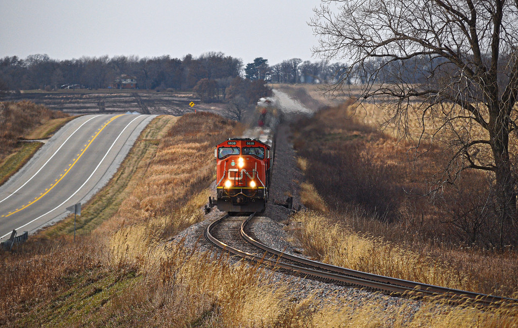 Winthrop Hills CN M338 rolls into Winthrop, IA with a trio… Flickr