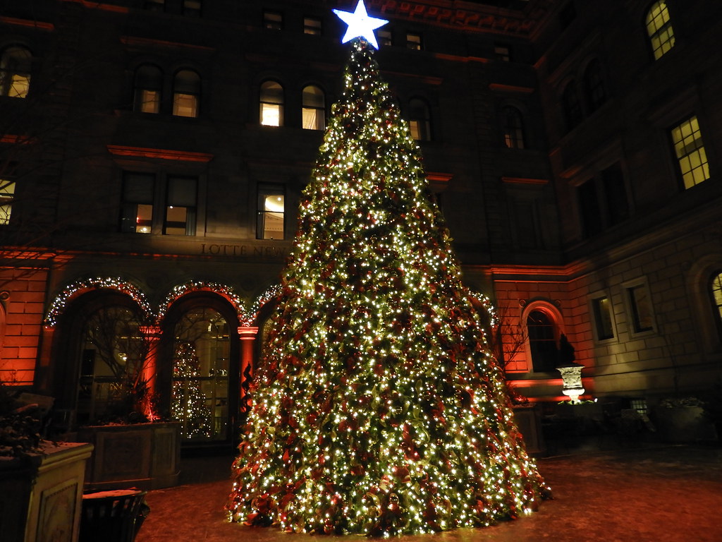 NYC Christmas Tree 2019 / Lotte New York Palace JpNyker Flickr
