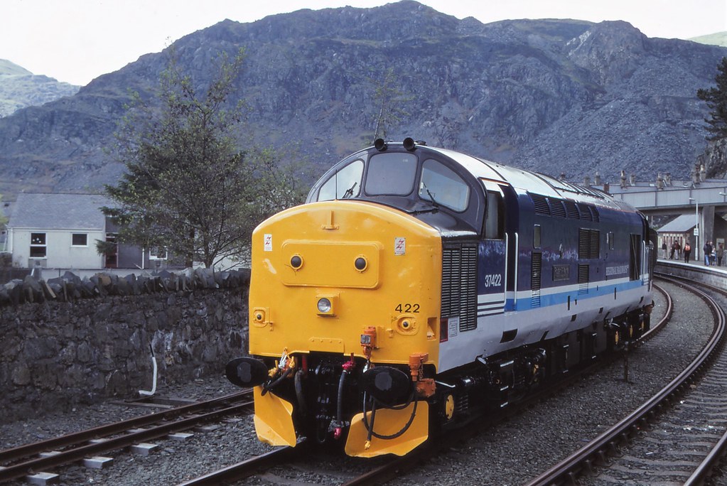 37422 Blaenau Ffestiniog 030593 37422 stands at Blaenau Ff… Flickr