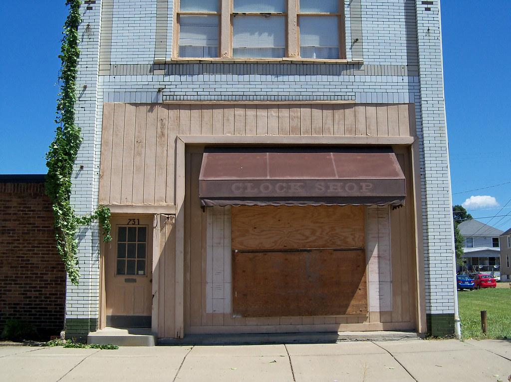 OH Zanesville Clock Shop Clock Shop in Zaneville, Ohio. Flickr
