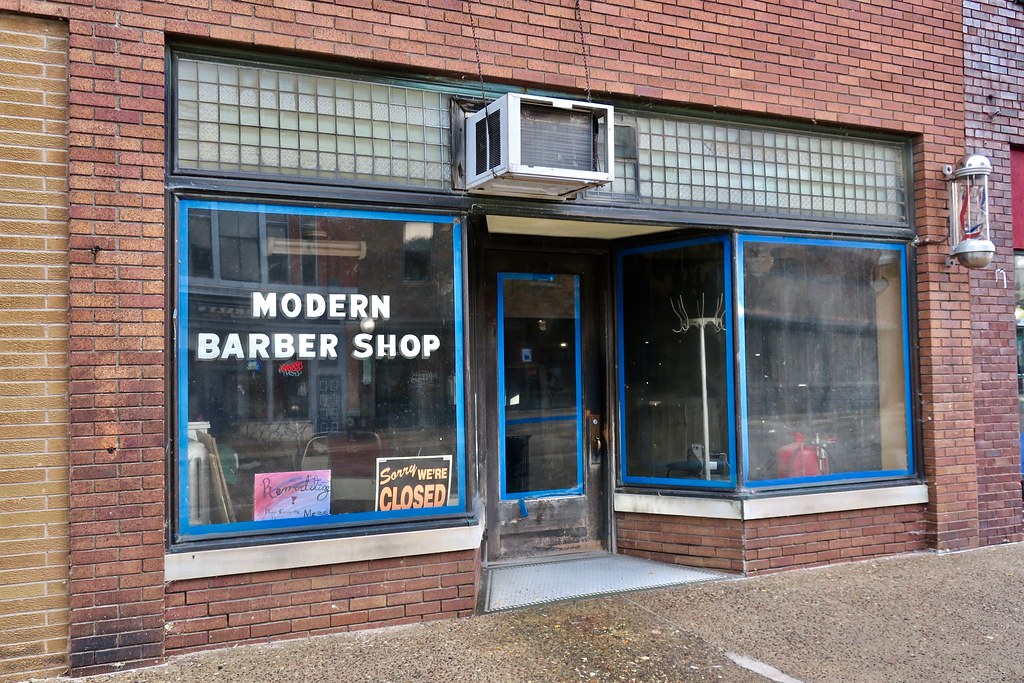 Modern Barber Shop, Burlington, IA Modern Barber Shop, 703… Flickr